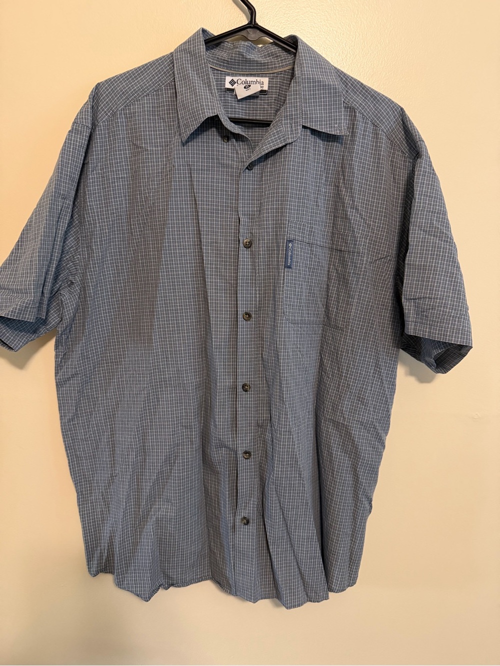 Columbia Men's Light Blue Checked Short Sleeve Button-Down Shirt